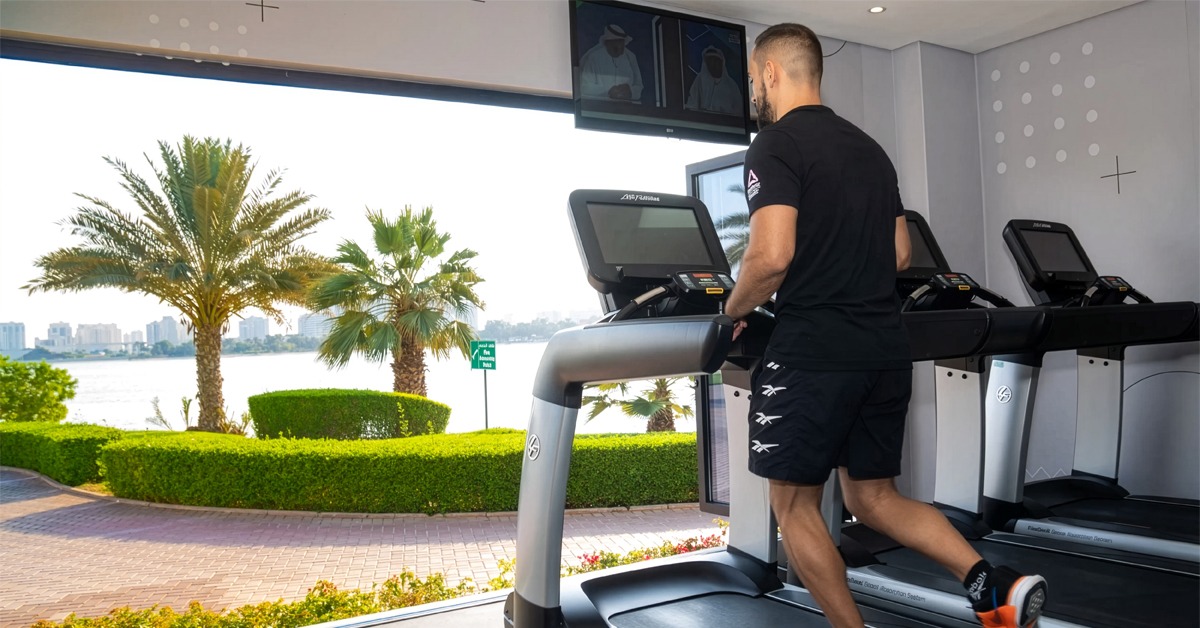 Fitness technology wearables and health tracking apps representing Dubai's $281 million fitness tech market